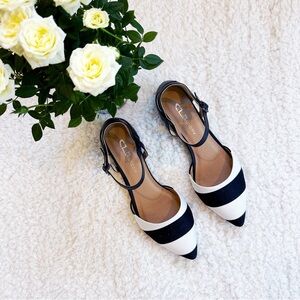 Chinese Laundry flats